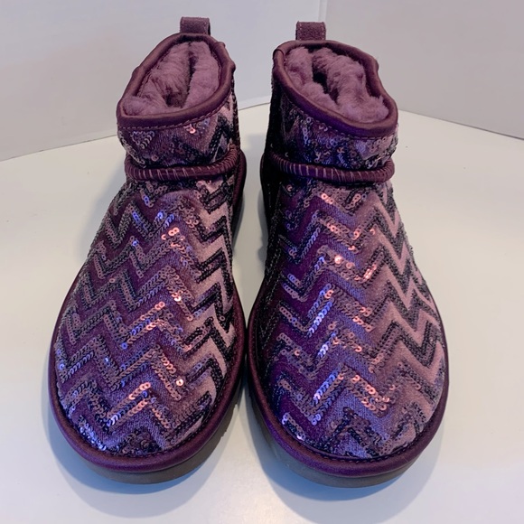 VERY RARE UGG sequin Chevron classic ultra mini ankle boots Holiday sample W 7 - Picture 10 of 14